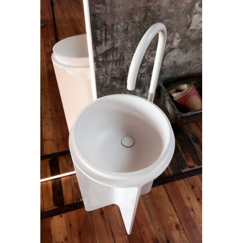 Controstampo is a FreStanding falper washbasin | Terracerámica