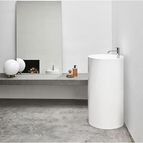 Nic Ovvio es un lavabo freestanding en colores | Terracerámica