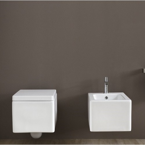 Cool es un bidé suspendido porcelánico de la marca Nic | Terraceramica