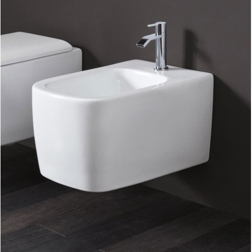 Semplice es un bidé suspendido de Nic en colores | Terracerámica