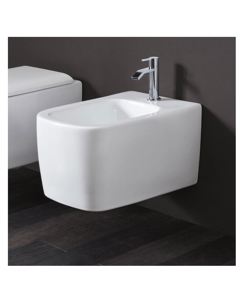 Semplice es un bidé suspendido de Nic en colores | Terracerámica