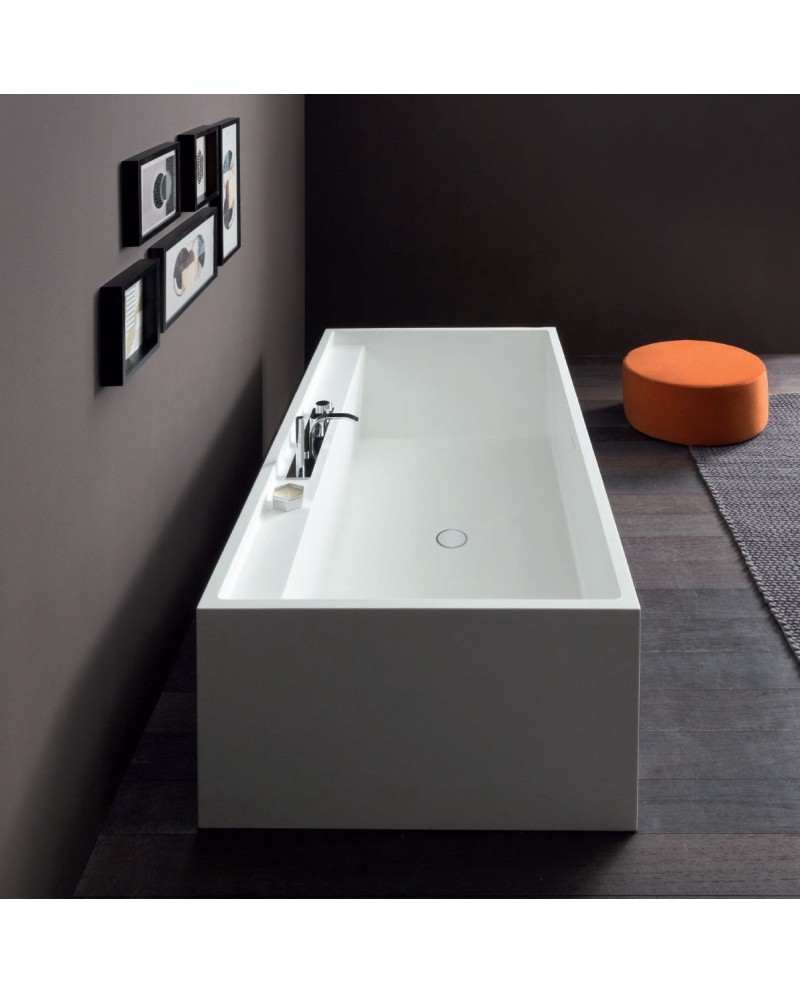 Bañera exenta marca NIC, modelo Pool Maxi | Terraceramica