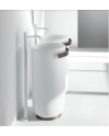 Homey es un lavabo freestanding con toallero de Falper | Terracerámica